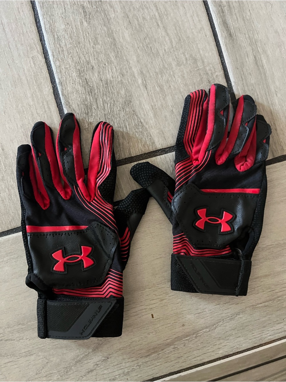 Under Armour Kids Black and Red Batting Athletic Gloves